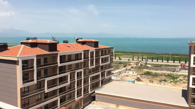 Beyşehir Belediyesi göl manzaralı 10 lüks konutu satışa çıkardı