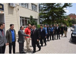 Eski Bakan Eroğlu, Kaymakam Kaya’yı makamında ziyaret etti