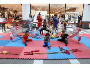 Genç sporcular Forum Magnesia’da hünerlerini sergiledi