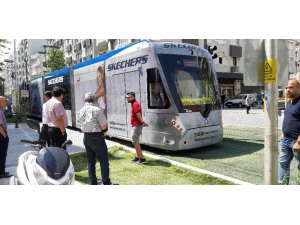 Tramvay kazası ucuz atlatıldı