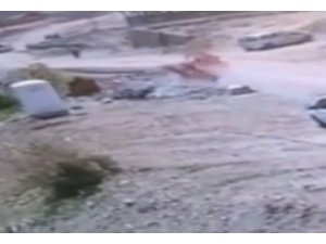 İş makinesi takla atarak şarampole yuvarlandı
