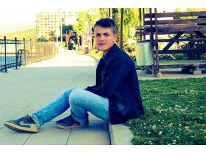 Genç futbolcu traktörün altında kalarak öldü