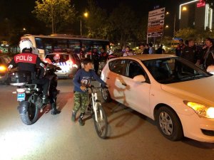 Polisin "Dur ihtarına" uymayan şüpheliler kaza yaptı