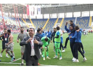 Adana Demirspor’da play-off sevinci ağlattı