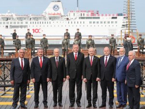 Samsun’da 19 Mayıs kutlamasına damga vuran “birlik pozu”