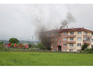 Bolu’da apartman deposunda yangın