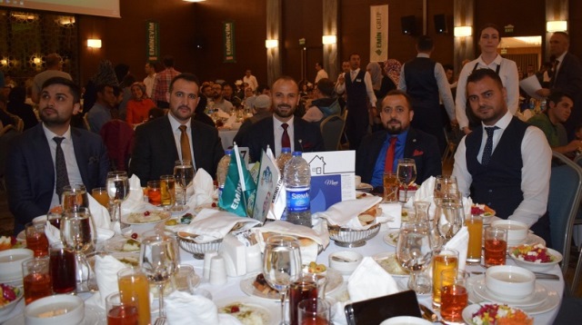 Eminevim iftarda bir araya geldi