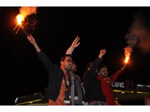 Kars’ta Galatasaraylılar sokaklara döküldü