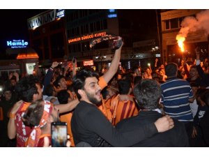 Malatya’da taraftar meydanlara indi