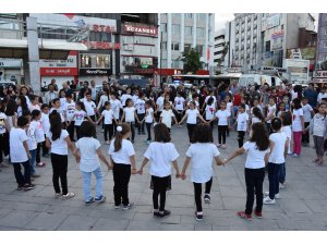 Atatürk'ün Samsun'a çıkışının 100. yılında atabarı oynadılar