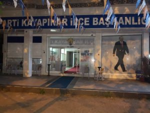 Ak Parti ilçe başkanlığına EYP’li ve havai fişekli saldırı