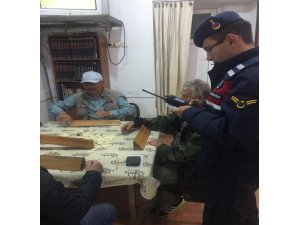 Aranan 3 kişi rutin kontrolde yakayı ele verdi