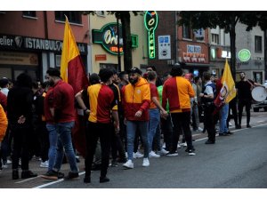 Belçika’da Galatasaray taraftarları sokağa döküldü