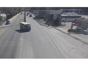 2 kişinin yaralandığı kaza güvenlik kamerasında