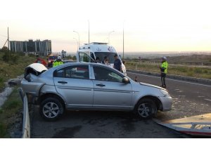 Aksaray’da otomobil tur minibüsüne çarptı: 4 yaralı