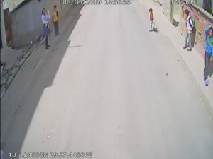 4 yaşındaki Yasin otobüsün altında böyle kaldı