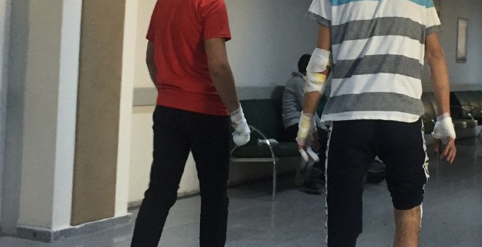 Köpeğe çarpmak istemeyen sürücünün motosikleti devrildi: 2 yaralı