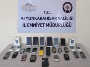Gümrük kaçağı cep telefonları ele geçirildi
