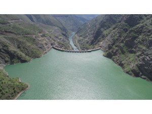 Karakaya Barajı'ndan su tahliyesine başlandı