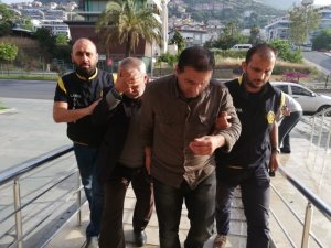 Alanya’da 1 milyon liralık soygun yapan kuyumcu çetesi çökertildi
