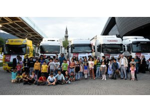 Yetimler iftar sofrasında buluştu