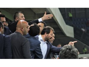 MKE Ankaragücü taraftarı ile Başkan Mehmet Yiğiner arasında gerginlik