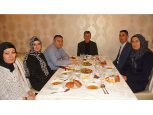 Çubuk Belediye Başkanı Baki Demirbaş'dan şehit ailesiyle iftar