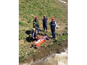 Dağdan düşen vatandaş kurtarıldı