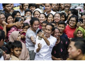 Endonezya’da Widodo yeniden başkan