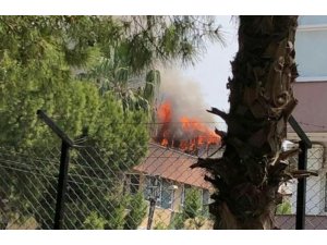 Antalya’da dubleks kat cayır cayır yandı
