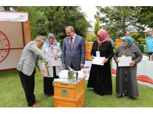 Kütahya’da arıcılığa 1 milyon 470 bin TL hibe
