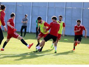 Sivasspor’da izin yok, idman var!
