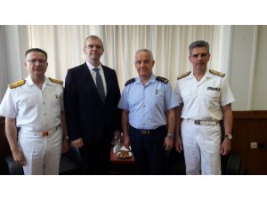 MSB: "Ege Denizi’nde Güven Artırıcı Önlemler ve Davranış Kuralları başta olmak üzere işbirliğini geliştirmek amacıyla Atina’da bulunan heyetimiz, Yunanistan Heyetinin Başkanı Nikos Zachariadis ile bir görüşme yaptı.&quo