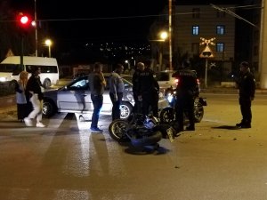 Kırıkkale'de otomobil ve iki motosiklet çarpıştı: 2 ağır yaralı