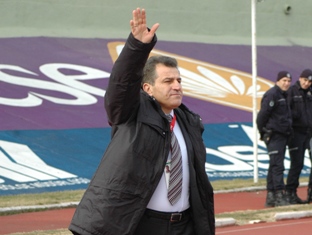 Hüsnü Özkara görevden alındı!