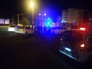 İki otomobil çarpıştı: 3 Yaralı