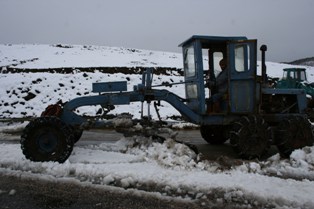 Derebucak'ta köy yolları kapandı