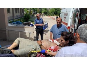 Köy muhtarı silahla vuruldu