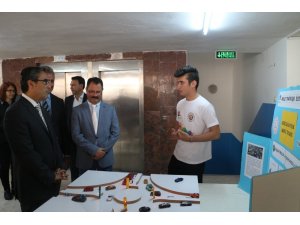 Kuşadası MTAL öğrencileri projelerini TÜBİTAK Bilim Fuarında sergilendi