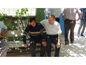 Otomobille ezdiği kızını son yolculuğuna uğurladı