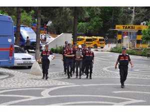 Akşehir'de 150 kök Hint keneviri ele geçirildi