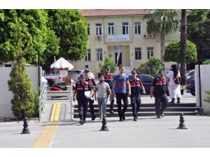 Bilgisayar kasasında uyuşturucu saklayan şüpheliler tutuklandı