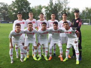 U 15 Milli Futbol Takımı mağlup