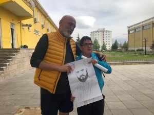 Karaman’ı kara kalem çizdi