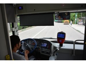 Yaşlı adam otobüste kalp krizi geçirdi, şoför acile çekti