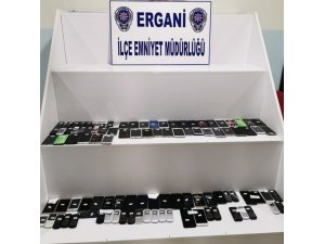 Ergani’de kaçak cep telefonu operasyonu