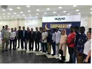 Manisa MÜSİAD iftar sofrasını öğrencilerle paylaştı