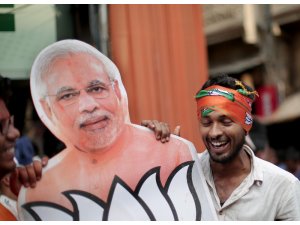 Hindistan Başbakanı Modi zaferini ilan etti