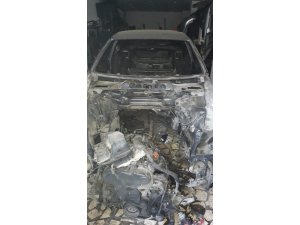 Çaldıkları aracı parçalayan şahıslar yakalandı