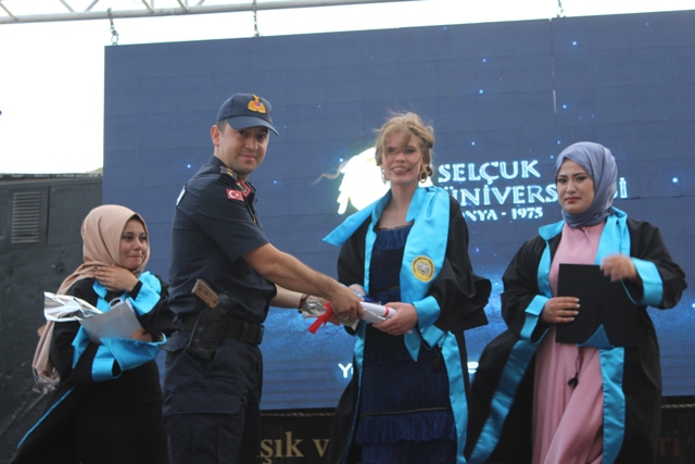 Yunak Meslek Yüksekokulunda mezuniyet töreni